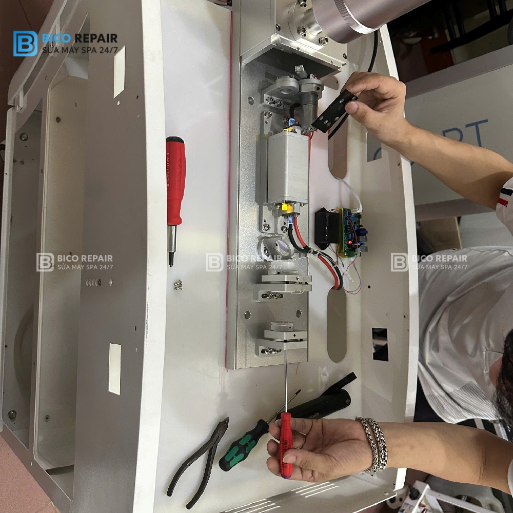 may laser 2 1e0724bc e67c 4264 849c 43d5100c5c3a